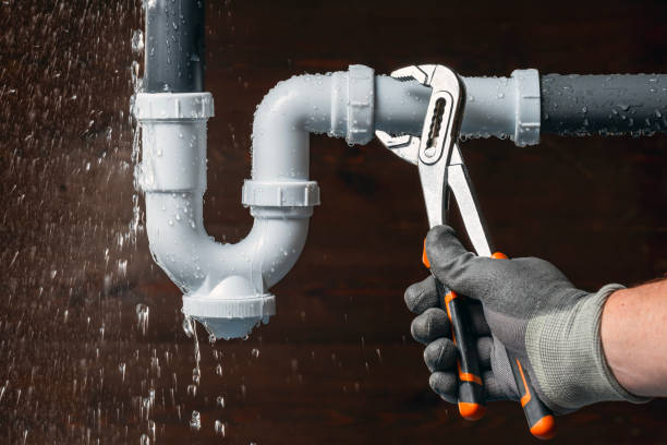 Professional Leak Detection technician working in Harwood, MD